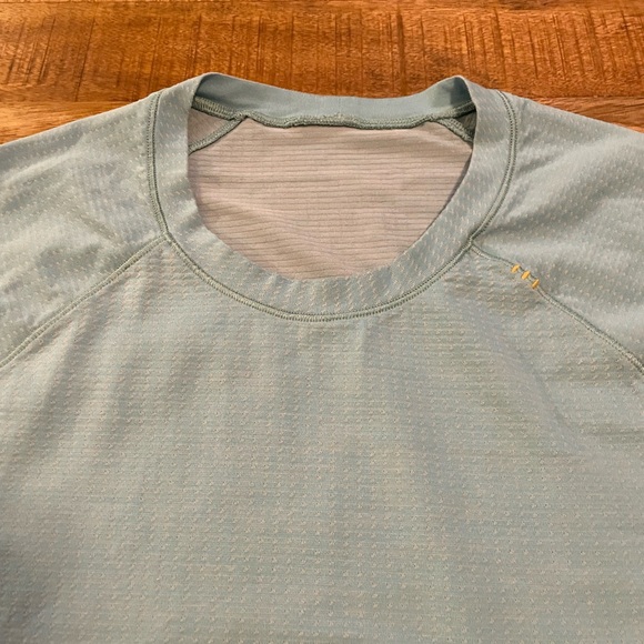Lululemon Metal Vent Tech Short Sleeve Shirt - Picture 3 of 7